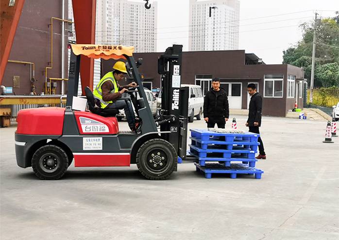 叉车培训科目三：托盘堆垛